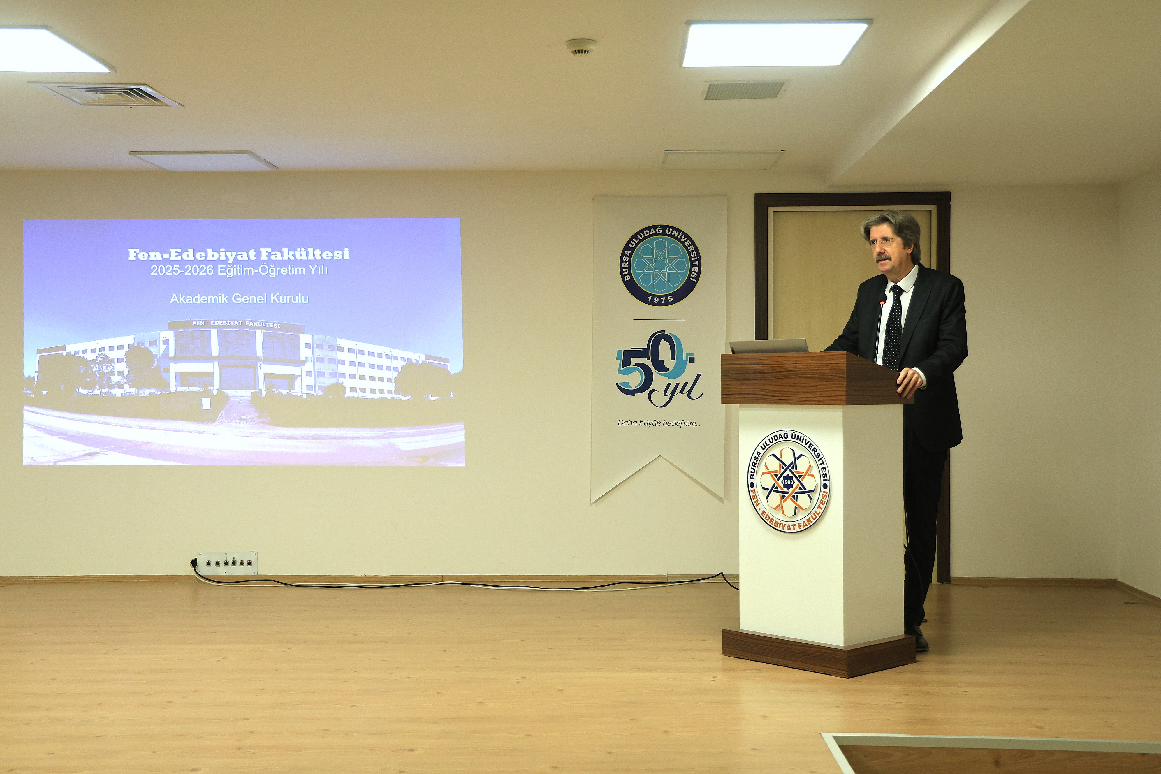 FAKÜLTEMİZDE 2025-2026 EĞİTİM-ÖĞRETİM YILI AKADEMİK GENEL KURUL TOPLANTISI YAPILDI